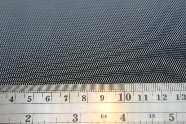 Small fishing lure airbrush netting